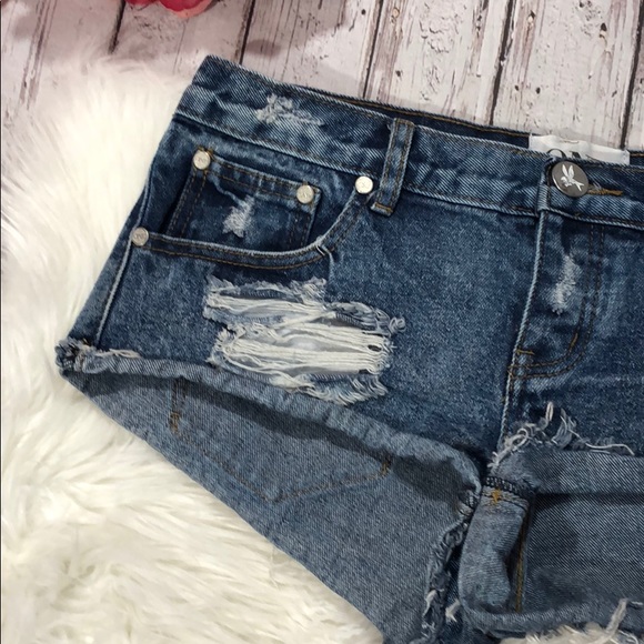 One Teaspoon Trash Whores Distressed Jean Shorts - Picture 4 of 10